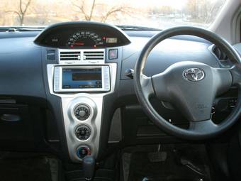 2005 Toyota Vitz Pictures