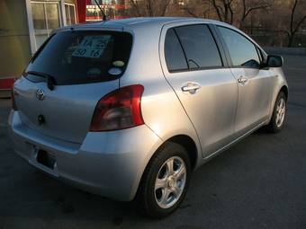 2005 Toyota Vitz Pictures