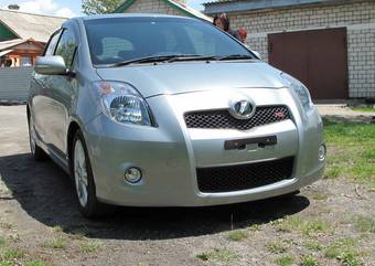 2005 Toyota Vitz Pictures