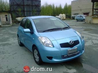 2005 Toyota Vitz Photos