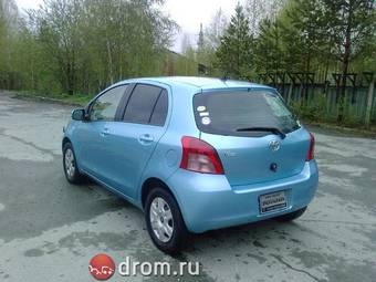 2005 Toyota Vitz Photos