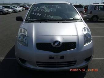 2005 Toyota Vitz Photos