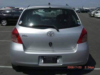 2005 Toyota Vitz Images