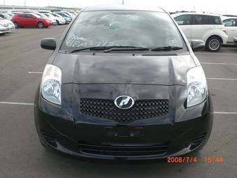 2005 Toyota Vitz Pics