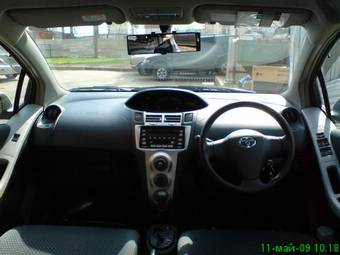 2005 Toyota Vitz Pictures