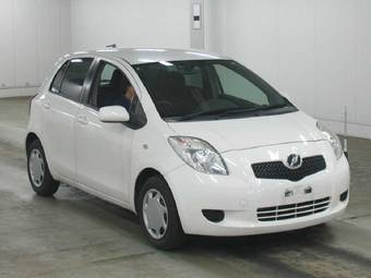 2005 Toyota Vitz Pics