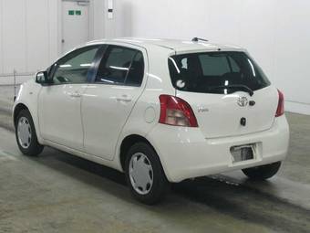 2005 Toyota Vitz Pictures