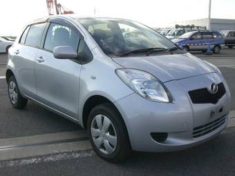 2005 Toyota Vitz Pics