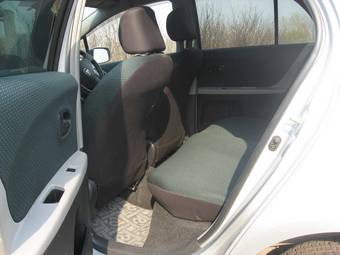 2005 Toyota Vitz Pictures
