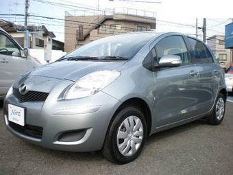 2005 Toyota Vitz Photos