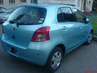 2005 Toyota Vitz Photos