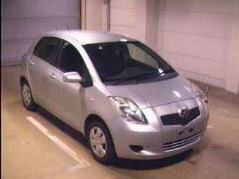 2005 Toyota Vitz Pics