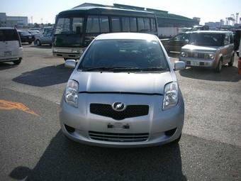 2005 Toyota Vitz Pics