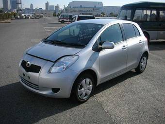 2005 Toyota Vitz Pictures