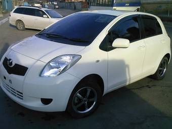 2005 Toyota Vitz Pictures