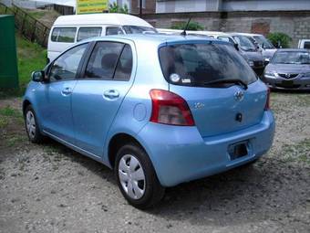 2005 Toyota Vitz Images