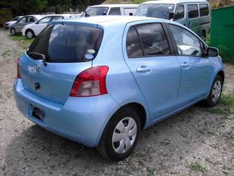 2005 Toyota Vitz Pics