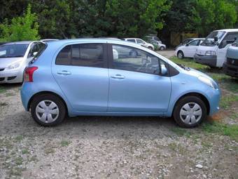 2005 Toyota Vitz Pictures