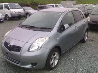 2005 Toyota Vitz Pictures