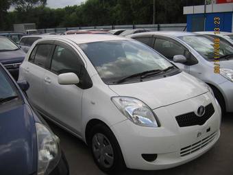 2005 Toyota Vitz Pictures