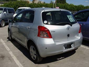 2005 Toyota Vitz Pictures