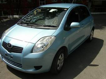 2005 Toyota Vitz Pictures