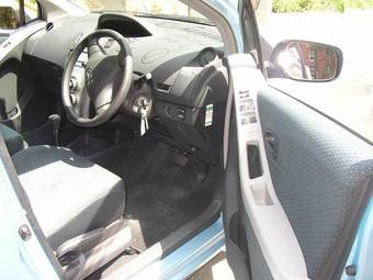 2005 Toyota Vitz Pictures