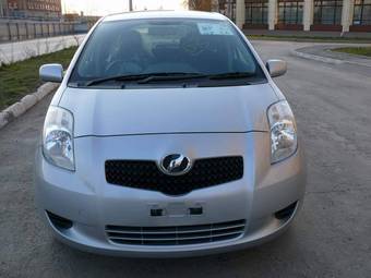 2005 Toyota Vitz Pictures