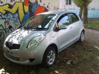 2005 Toyota Vitz Pictures