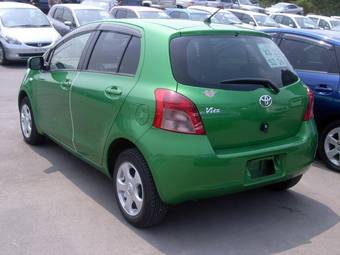 2005 Toyota Vitz Images