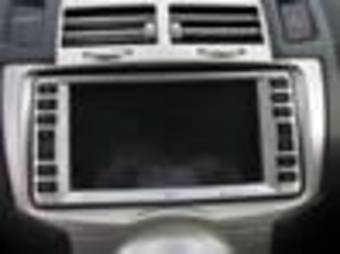 2005 Toyota Vitz Photos