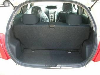 2005 Toyota Vitz Pictures