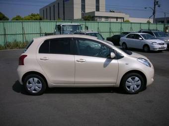 2005 Toyota Vitz Pictures