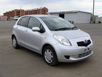 2005 Toyota Vitz Images