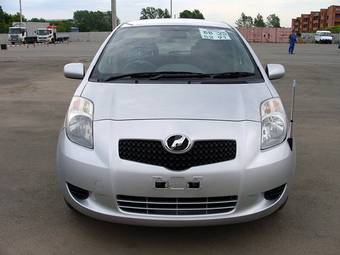 2005 Toyota Vitz Pictures
