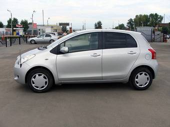 2005 Toyota Vitz Pictures