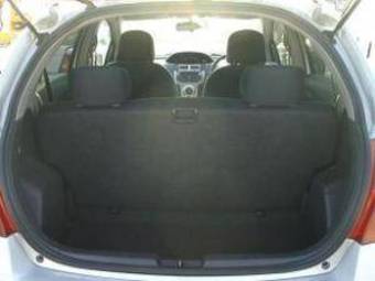 2005 Toyota Vitz Pictures