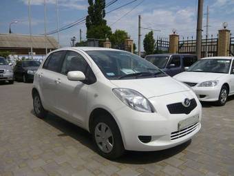 2005 Toyota Vitz Pictures