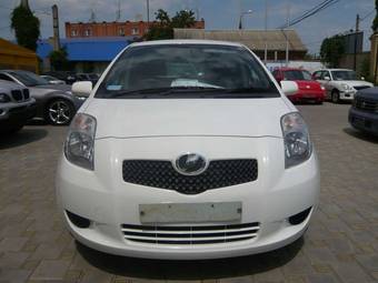 2005 Toyota Vitz Pictures