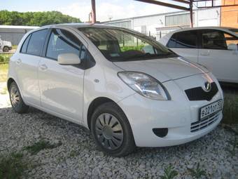 2005 Toyota Vitz Pictures