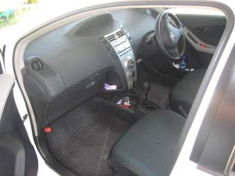 2005 Toyota Vitz Pictures