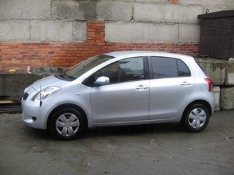 2005 Toyota Vitz Pictures