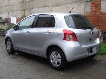 2005 Toyota Vitz Pictures