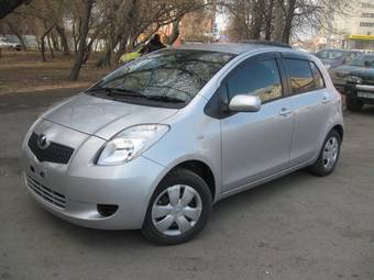 2005 Toyota Vitz Pics