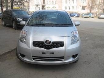 2005 Toyota Vitz Pictures