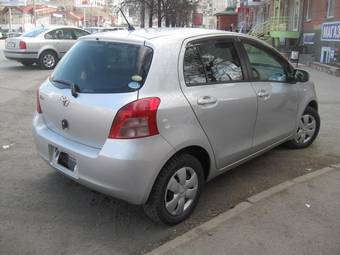 2005 Toyota Vitz Pictures