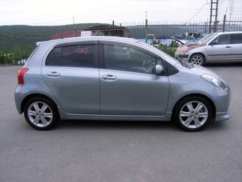 2005 Toyota Vitz Pictures