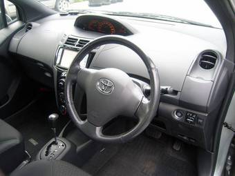 2005 Toyota Vitz Pictures