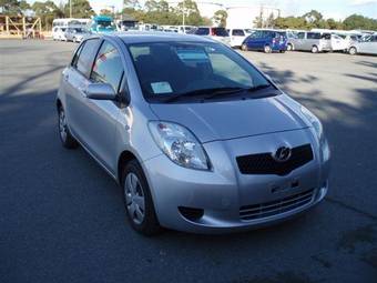 2005 Toyota Vitz Pictures