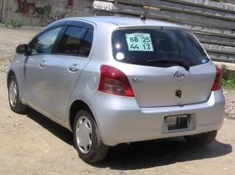 2005 Toyota Vitz Pictures